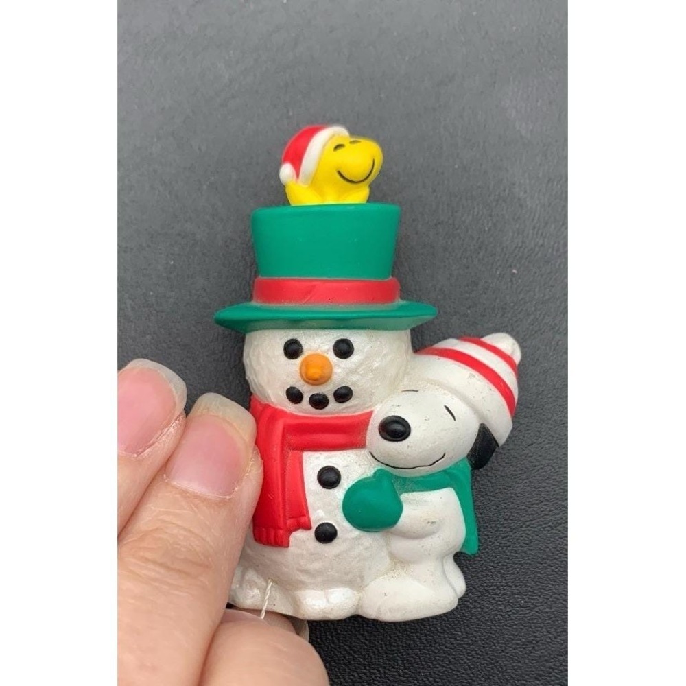 Vintage Hallmark Snoopy Snowman Woodstock Pop Up 3D Christmas Brooch 1965